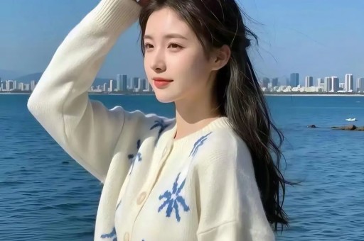 仙桃网红电梯PK女生后续：一身行头近10万过往直播被扒很有钱