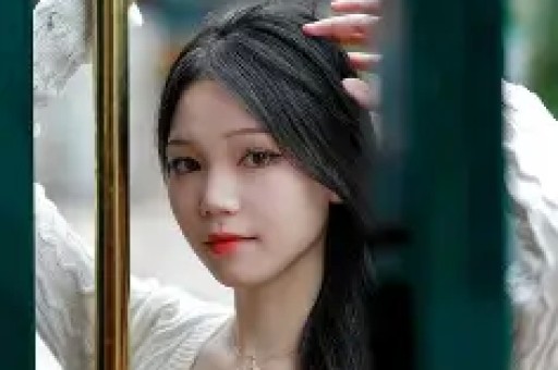 千万粉丝“网红”何秋亊：为什么别人是撞衫我是抄袭